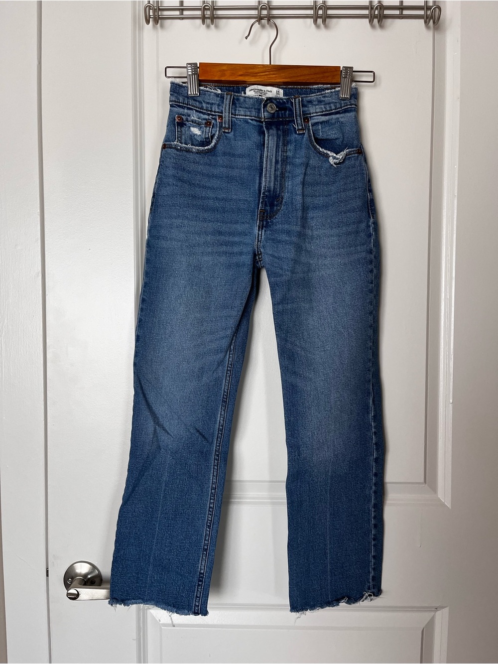 Abercrombie & Fitch Ankle Straight Ultra High Rise Jeans 24S